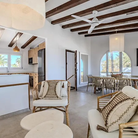 Urbanizacion El Oasis, 20 En 1ª Linea Playa Villa