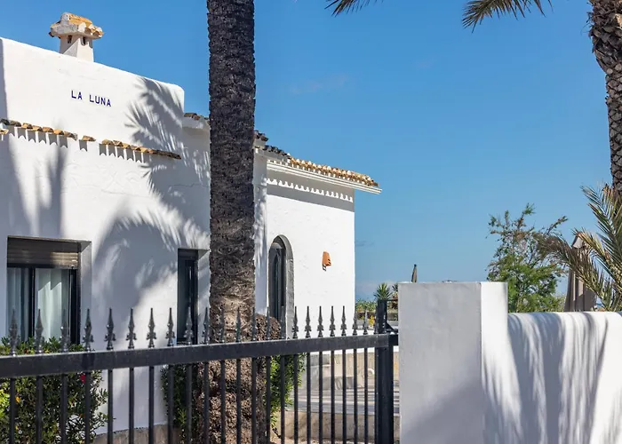 Urbanizacion El Oasis, 20 En 1ª Linea Playa * Денія