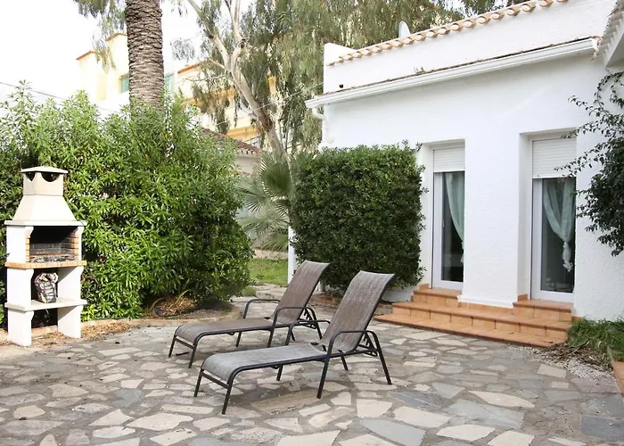 Вілла Urbanizacion El Oasis, 20 En 1ª Linea Playa Денія